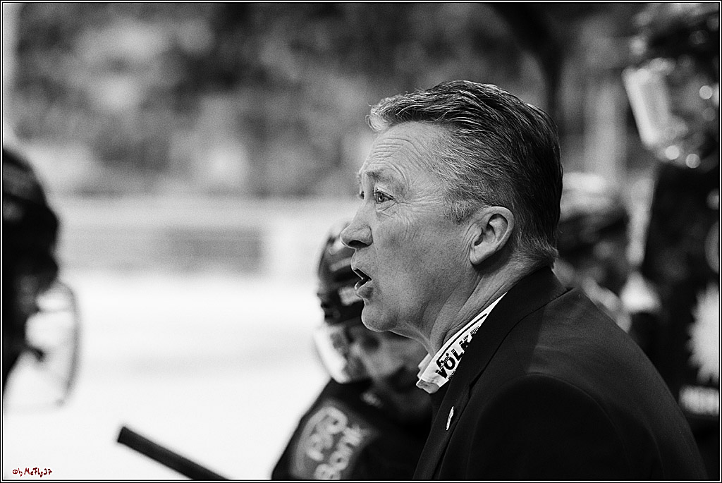 PENNY DEL Viertelfinale 4. Spiel; Duesseldorfer EG - Red Bull Muenchen; Duesseldorf, 16.04.2022